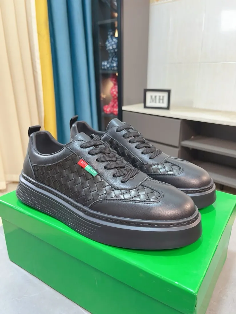 Men's men's shoes 💰500🌸🌸[bv~Bottega Veneta] 2024 classic spring and autumn trend models are on the market. The same style as the official website. Counter quality [strong][strong][strong] Selected first-layer cowhide woven, high-end atmosphere, silk cowhide lining, super cost-effective model. Original wear-resistant outsole. Fine workmanship. The upper layer of materials is used. The quality is visible. Hurry up and get started. Shoe sizes 38 to 44